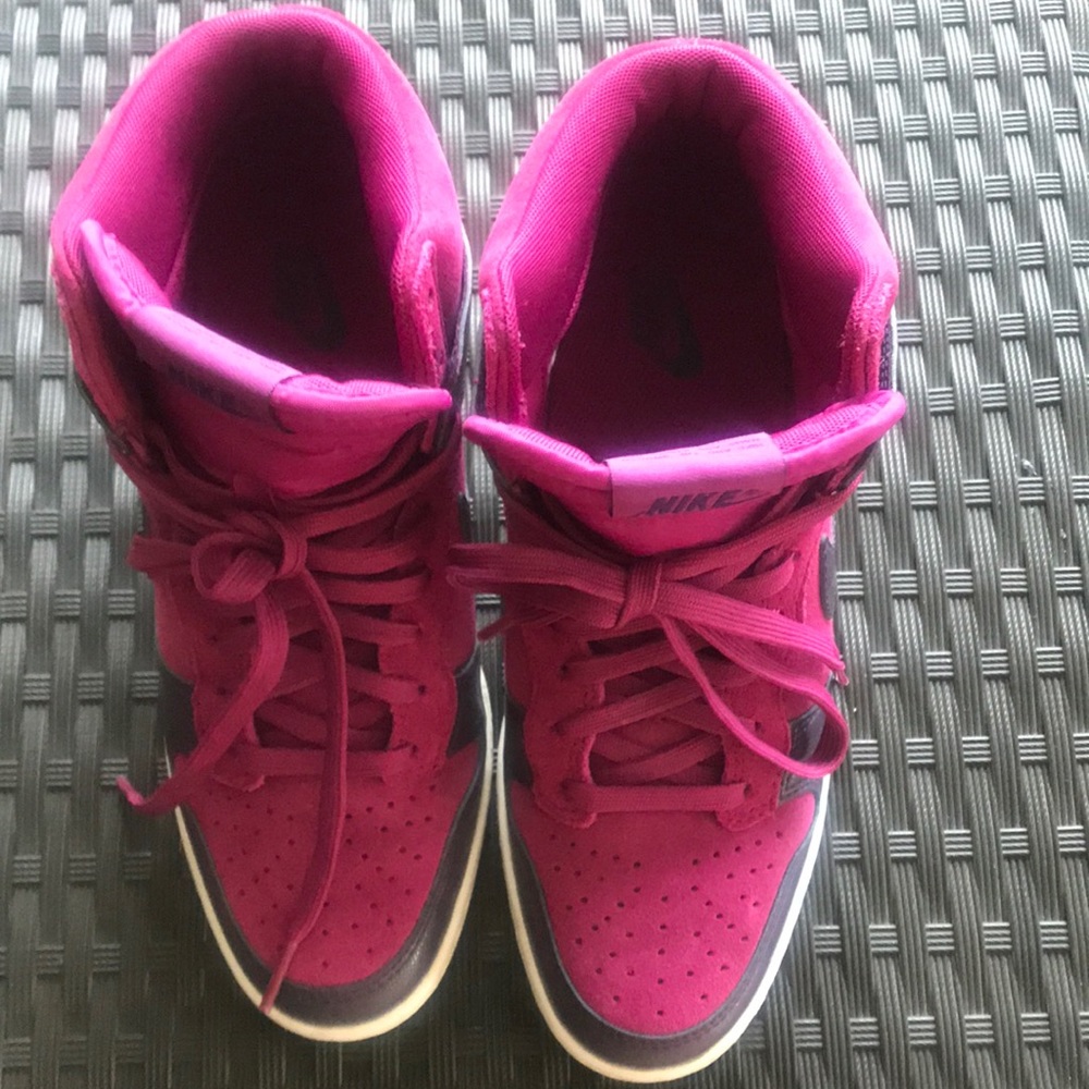 Nike wedge heel size 8